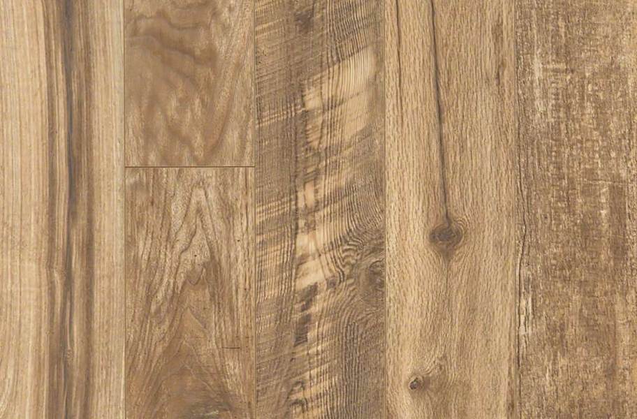 12mm Woodhaven WaterResist Laminate - Composed Gold - view 13